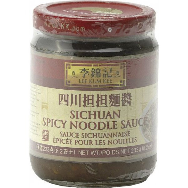 Lee Kum Kee Szechuan scharfe Nudelsauce, 368 G